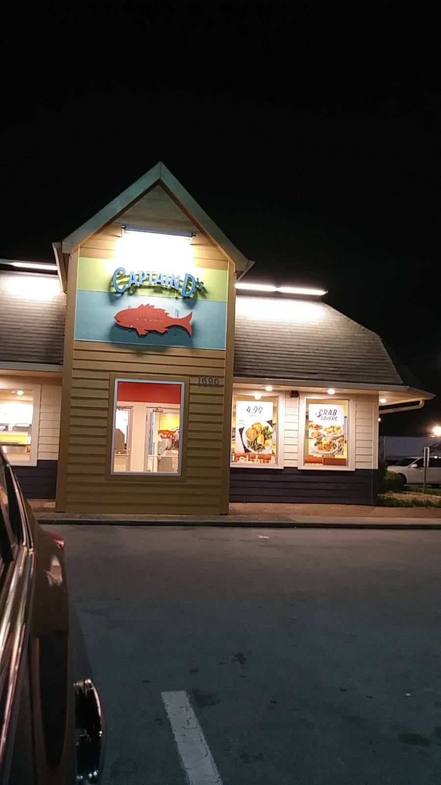 Captain Ds | restaurant | 1690 E 23rd St, Chattanooga, TN 37404, USA | 4236291352 OR +1 423-629-1352