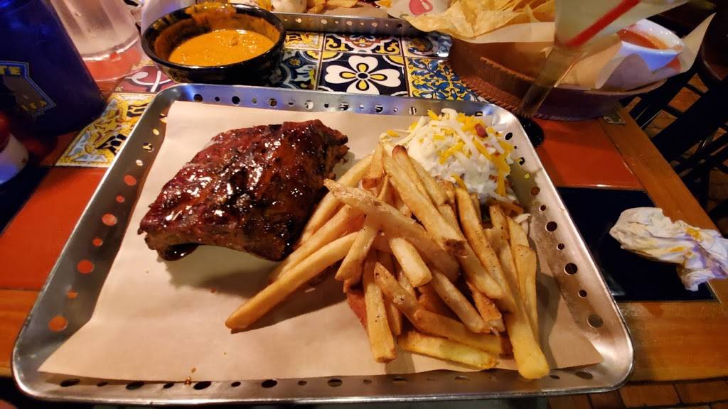 Chilis Grill & Bar | restaurant | 600 N Green River Rd, Evansville, IN 47715, USA | 8124751510 OR +1 812-475-1510