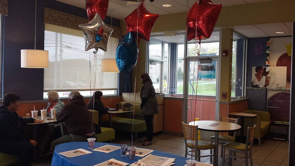 McDonalds | cafe | 1040 Main St, Clinton, MA 01510, USA | 9783659894 OR +1 978-365-9894
