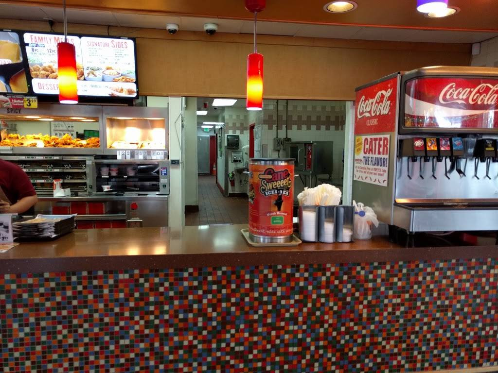 Popeyes Louisiana Kitchen | restaurant | 3400 Pulaski Hwy, Baltimore, MD 21224, USA | 4103420139 OR +1 410-342-0139