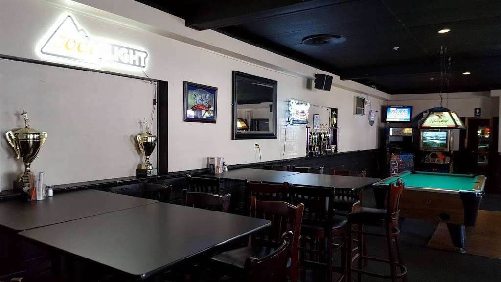 Ebenezers Bar & Grill | restaurant | 60 Bridge St, South Hadley, MA 01075, USA | 4134377632 OR +1 413-437-7632