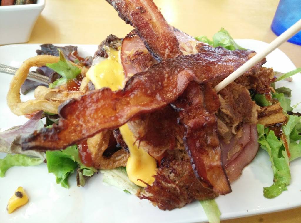 Crave Real Burgers | restaurant | 9344 Dorchester St, Highlands Ranch, CO 80129, USA | 7203443006 OR +1 720-344-3006