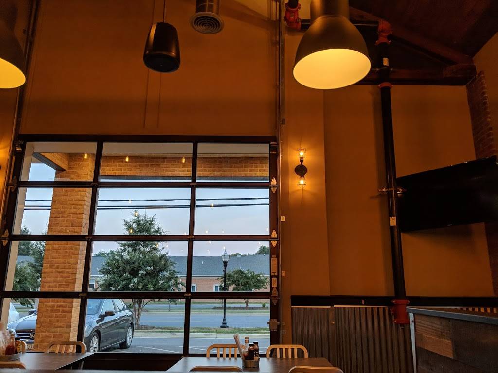 Smokey Joes on the Town | restaurant | 22845A Washington St, Leonardtown, MD 20650, USA | 2403094185 OR +1 240-309-4185