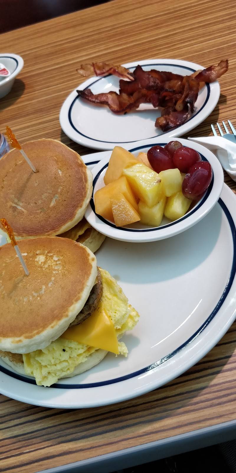 IHOP | restaurant | 2610 N International Pkwy, Terminal E, Gate 8, Dallas, TX 75261, USA | 9729736433 OR +1 972-973-6433