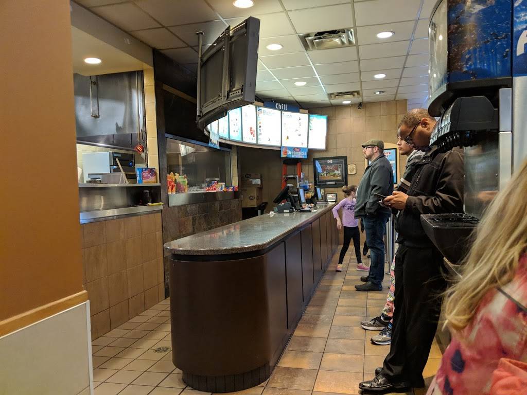 Dairy Queen Grill & Chill | restaurant | 1818 Huron Church Rd, Windsor, ON N9C 2L5, Canada | 5192527007 OR +1 519-252-7007