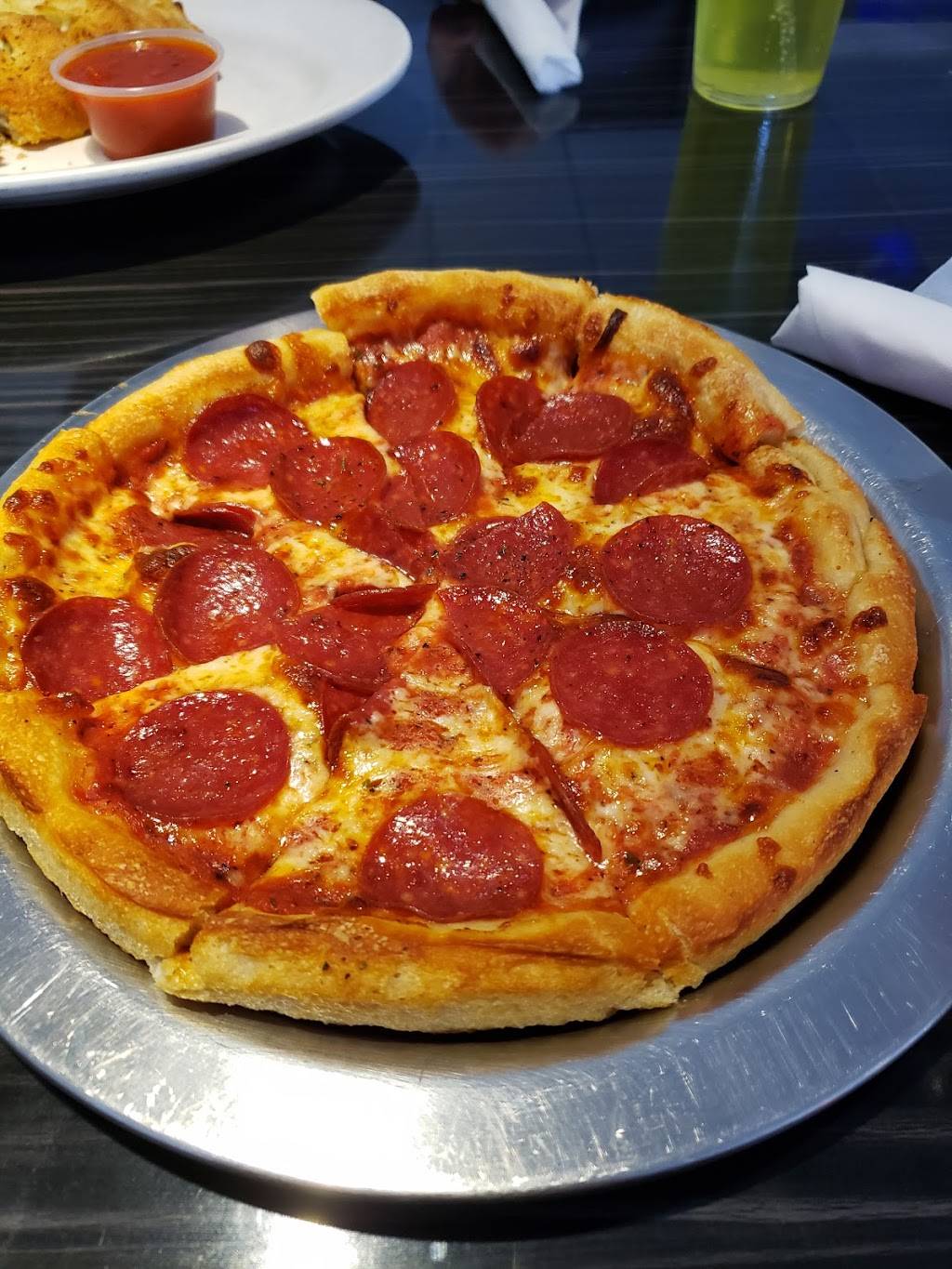 DJs Restaurant | restaurant | 1502 W Innes St, Salisbury, NC 28144, USA | 7046389647 OR +1 704-638-9647