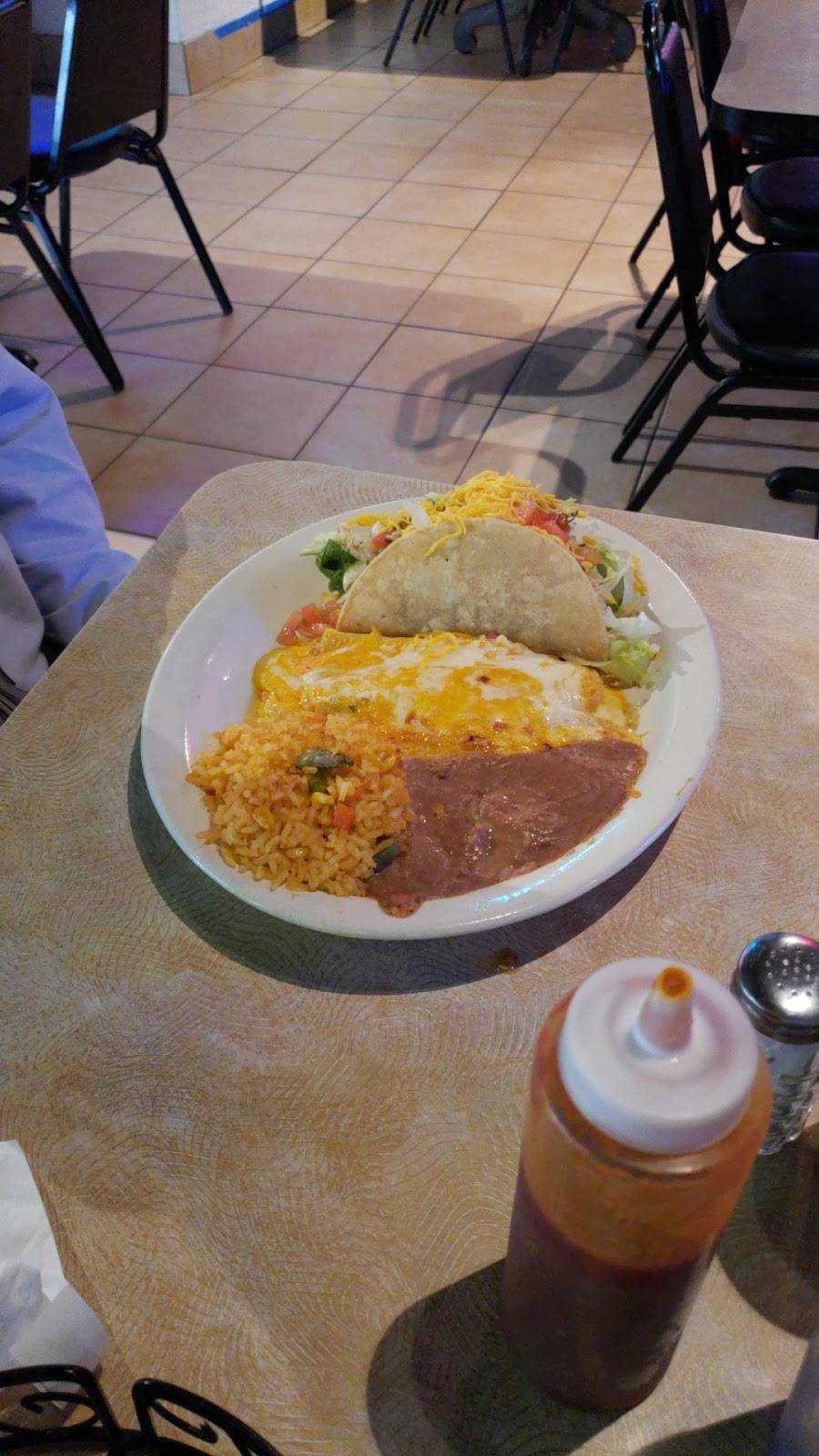 El Tiburón Seafood & Grill | restaurant | 5522 Columbia Ave, Dallas, TX 75214, USA | 2142382955 OR +1 214-238-2955