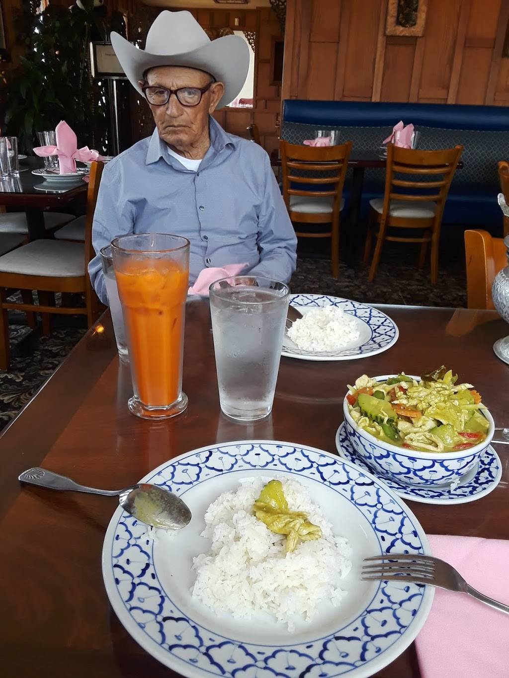 Thai Chefs House | restaurant | 2851 Fulton Ave, Sacramento, CA 95821, USA | 9164819500 OR +1 916-481-9500