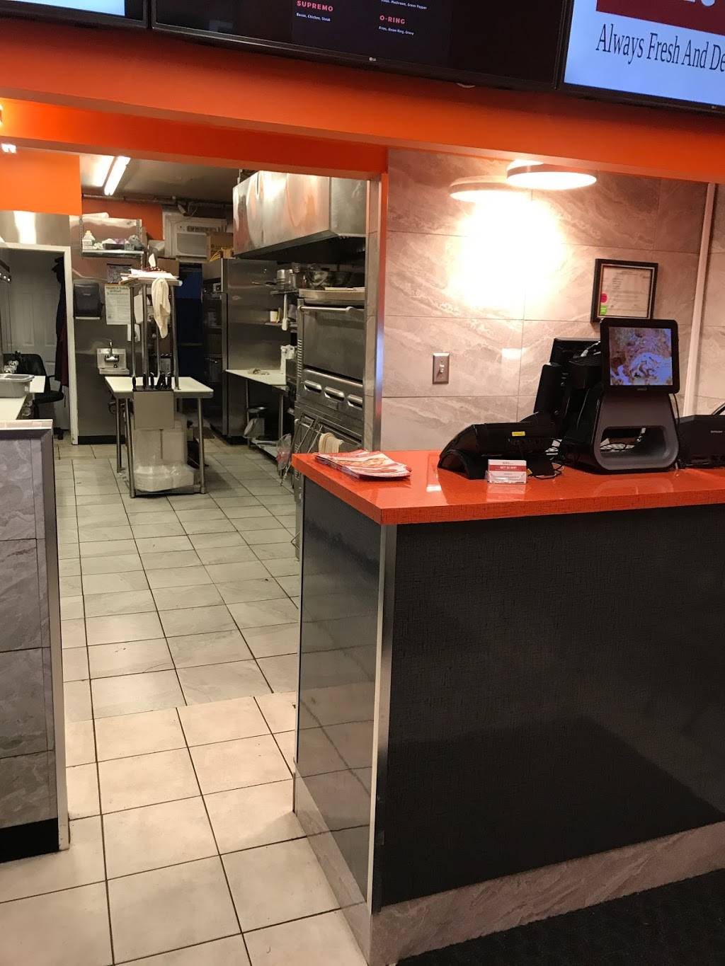 LaPoutine | restaurant | Within Louie’s Pizza, 1 Hobin St, Stittsville, ON K2S 1C3, Canada | 6138365151 OR +1 613-836-5151