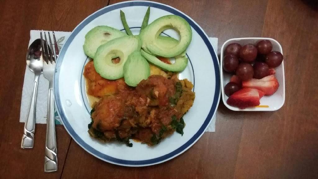 Philominas - Cooking and Eating Healthy with Phil | restaurant | Shed B, Rochester Public Market, 280 Union St N, Rochester, NY 14609, USA | 5857332091 OR +1 585-733-2091