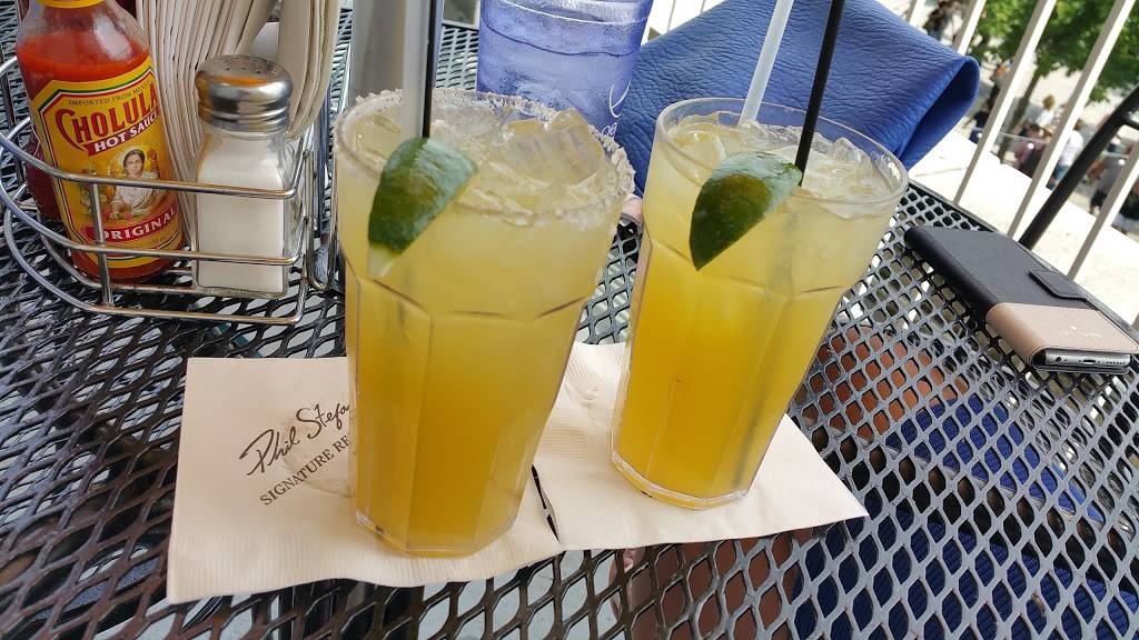 Chango Loco | restaurant | 600 E Grand Ave, Chicago, IL 60611, USA | 3125955434 OR +1 312-595-5434