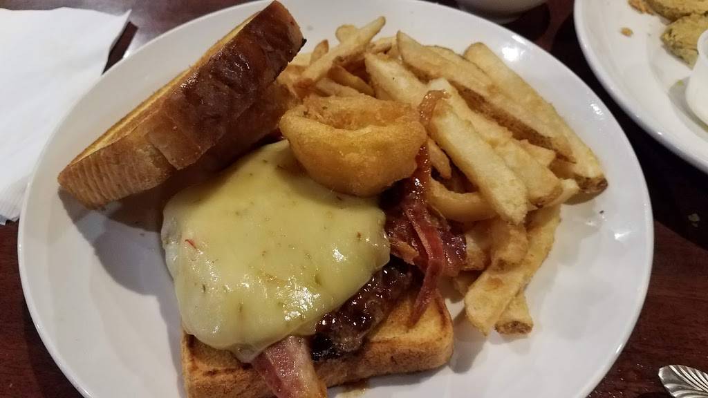 Olivers Bar & Grill | restaurant | 800 N Kinzie Ave, Bradley, IL 60915, USA | 8159393510 OR +1 815-939-3510