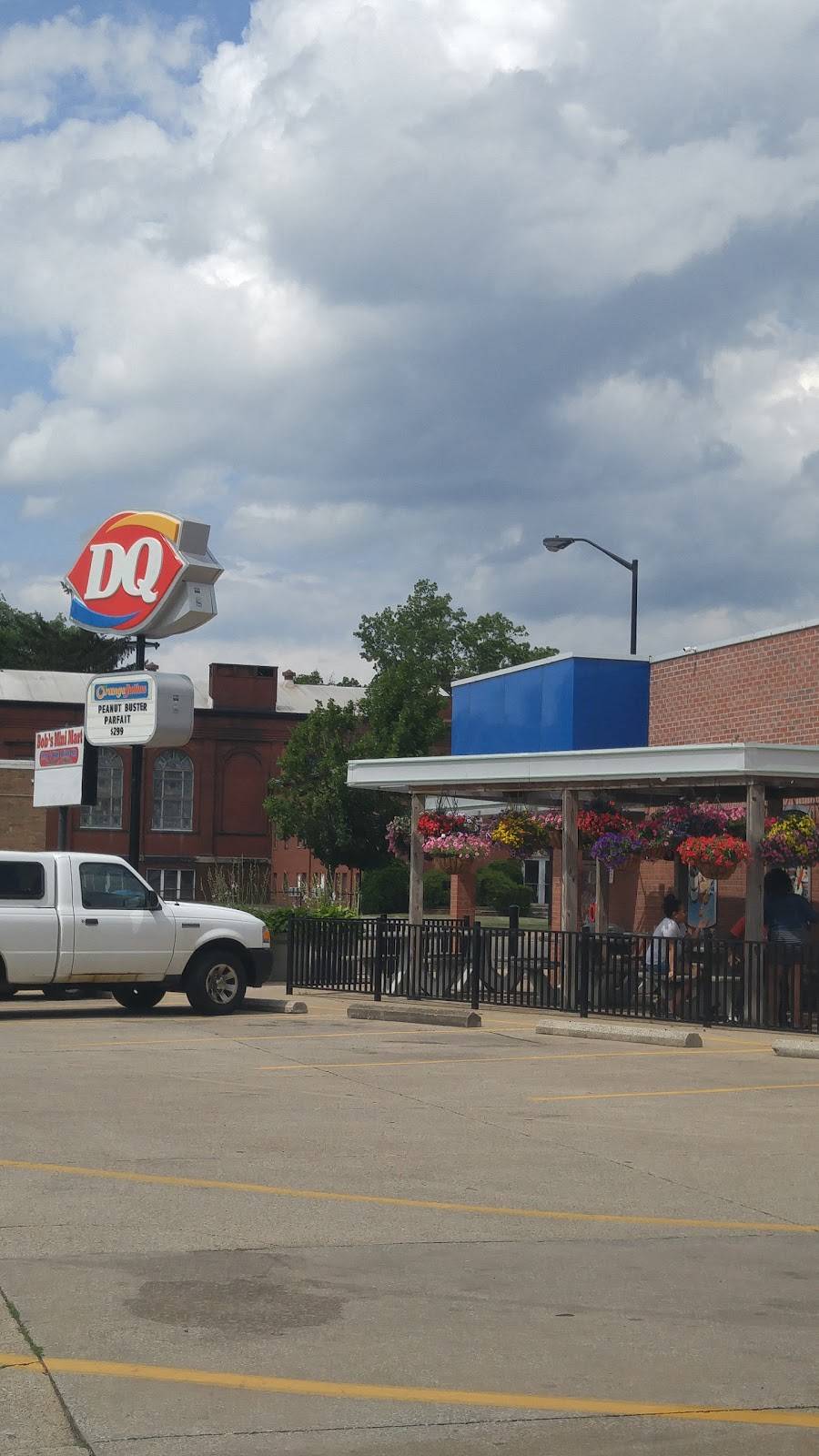 DQ / Orange Julius | restaurant | 260 E Cuyahoga Falls Ave, Akron, OH 44310, USA | 3304343018 OR +1 330-434-3018