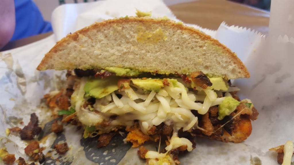 Totopos Mexican Restaurant | restaurant | 2048 Aurora Ave, Naperville, IL 60540, USA | 6306370418 OR +1 630-637-0418