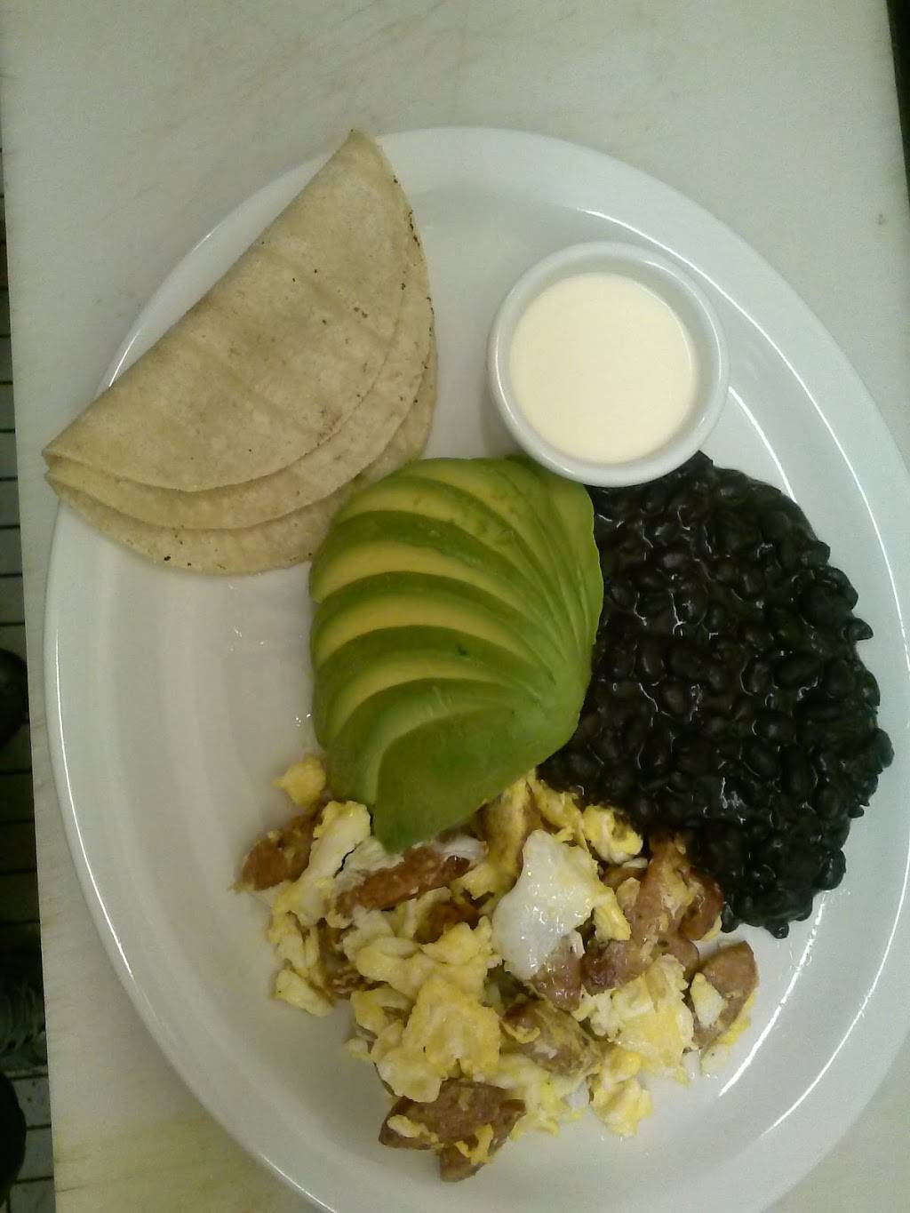 Petencito Latin Grill | restaurant | 250 Lawrence Ave, Lawrence, NY 11559, USA | 5163410550 OR +1 516-341-0550