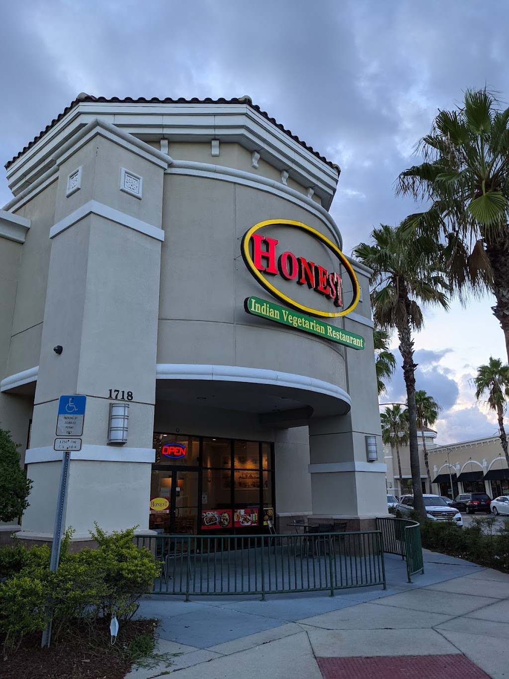 Honest Restaurant | restaurant | 1718 Sand Lake Rd C-104, Orlando, FL 32809, USA | 4072504016 OR +1 407-250-4016