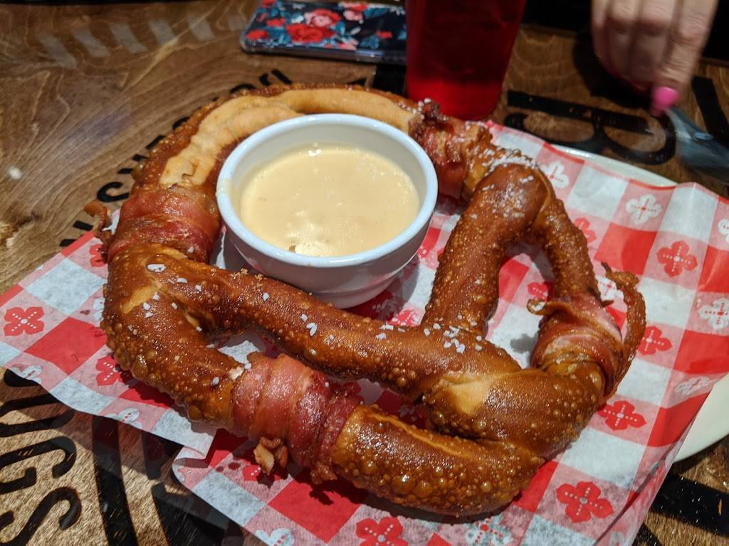 Brooks Burgers | restaurant | 2220 Logan Blvd N Suite 805, Naples, FL 34119, USA | 2394516397 OR +1 239-451-6397