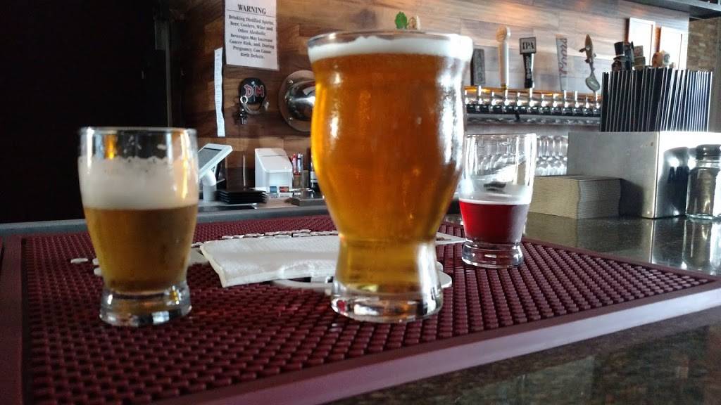 Delucia Bar | restaurant | 14123 Garfield Ave Gastropub, Paramount, CA 90723, USA | 5627887689 OR +1 562-788-7689