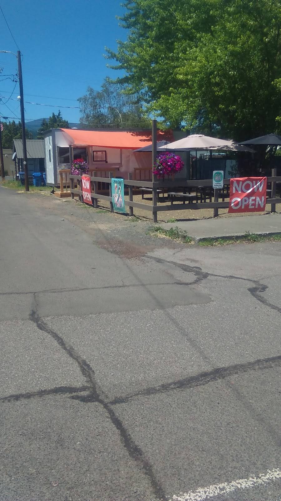 POUR GIRLS | restaurant | 3412 Odell Hwy, Hood River, OR 97031, USA | 5418060954 OR +1 541-806-0954