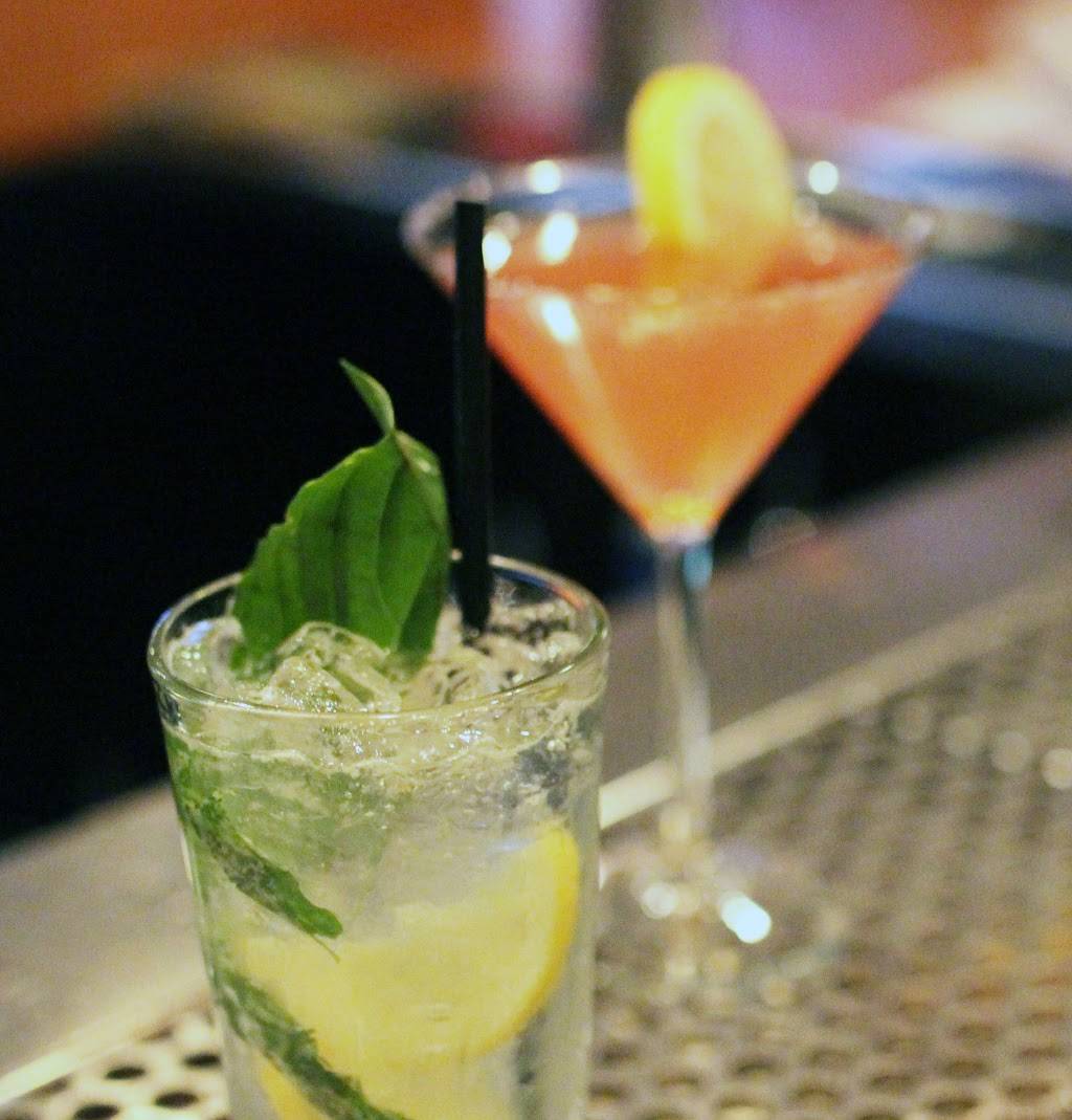 Noon Hill Grill | restaurant | 530 Main St, Medfield, MA 02052, USA | 5083599155 OR +1 508-359-9155