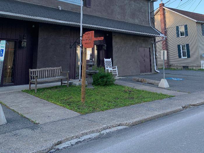 The Italian Fools Kitchen | restaurant | 25 S Main St, Milroy, PA 17063, USA | 7176677398 OR +1 717-667-7398