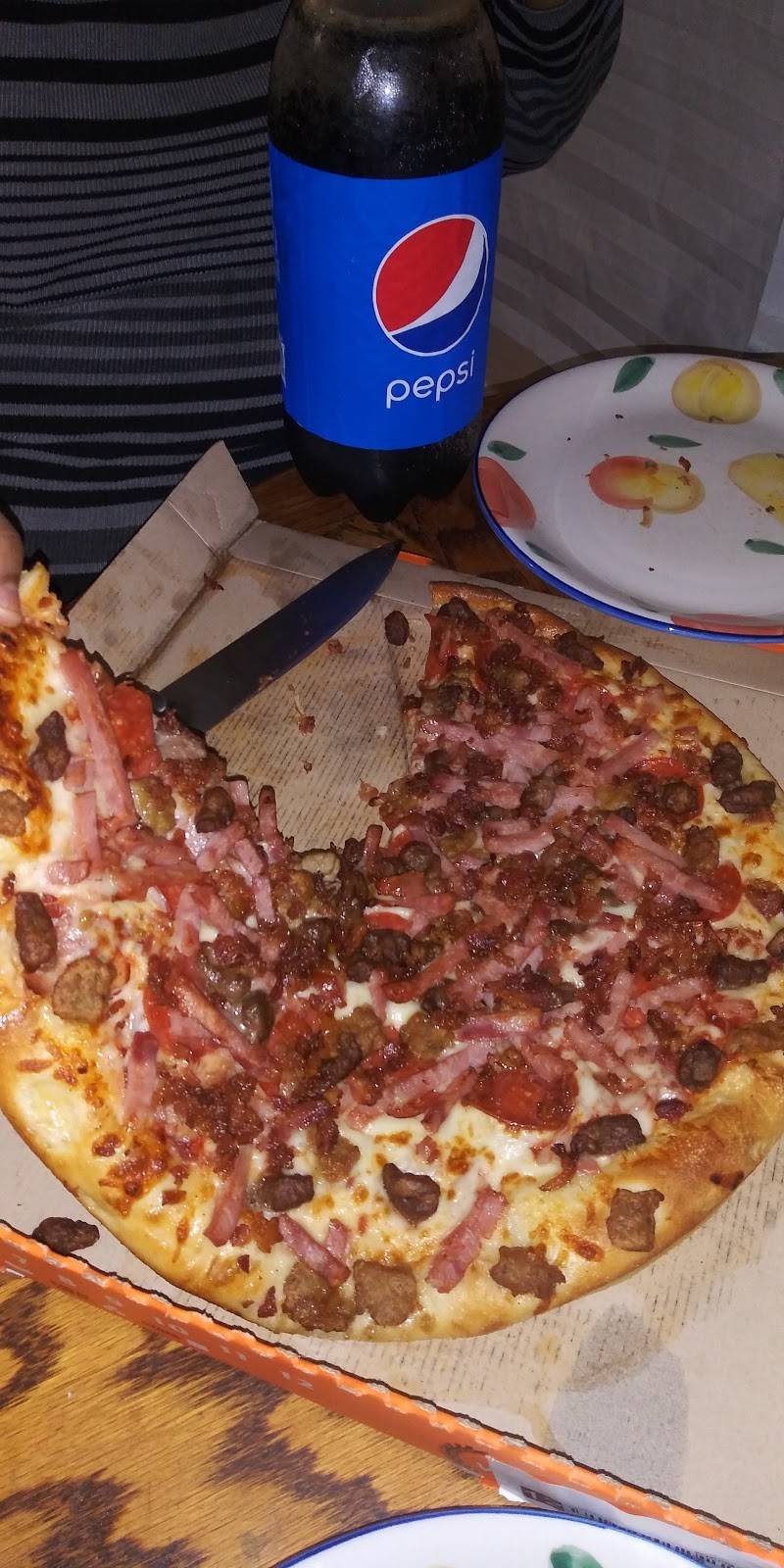 Little Caesars Pizza | meal takeaway | 557 S Green Bay Rd, Waukegan, IL 60085, USA | 8476728706 OR +1 847-672-8706