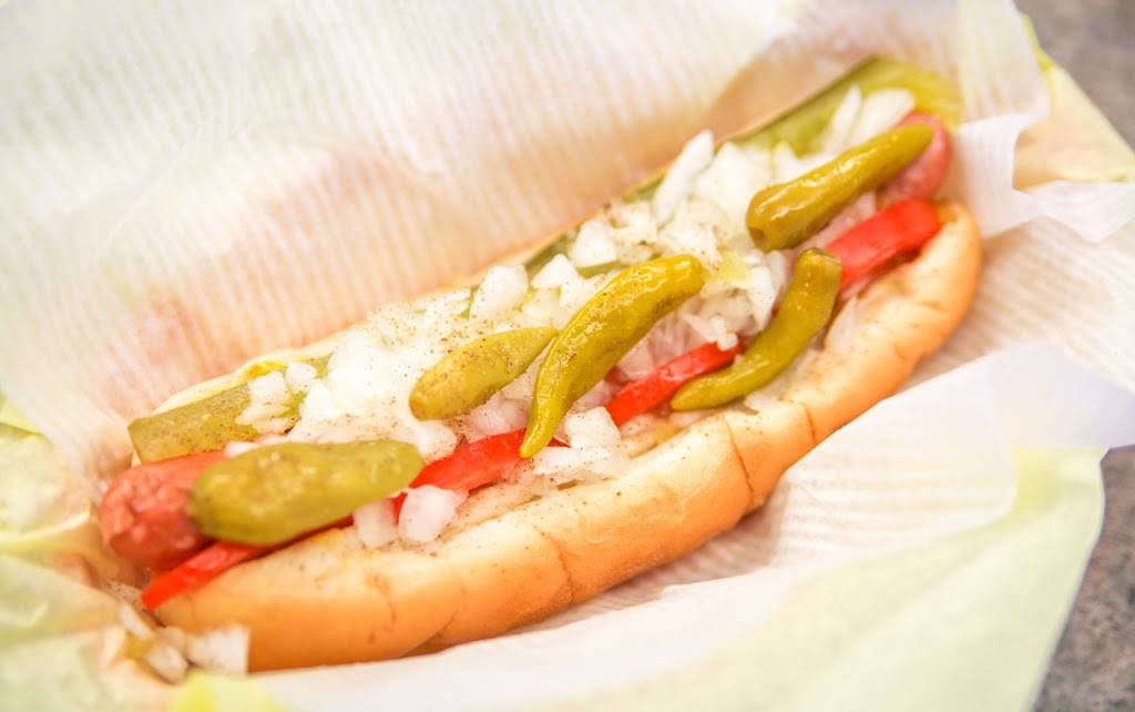 Famous Vinnies Hot Dogs | restaurant | 1708 W Texas St, Fairfield, CA 94533, USA | 7073841311 OR +1 707-384-1311