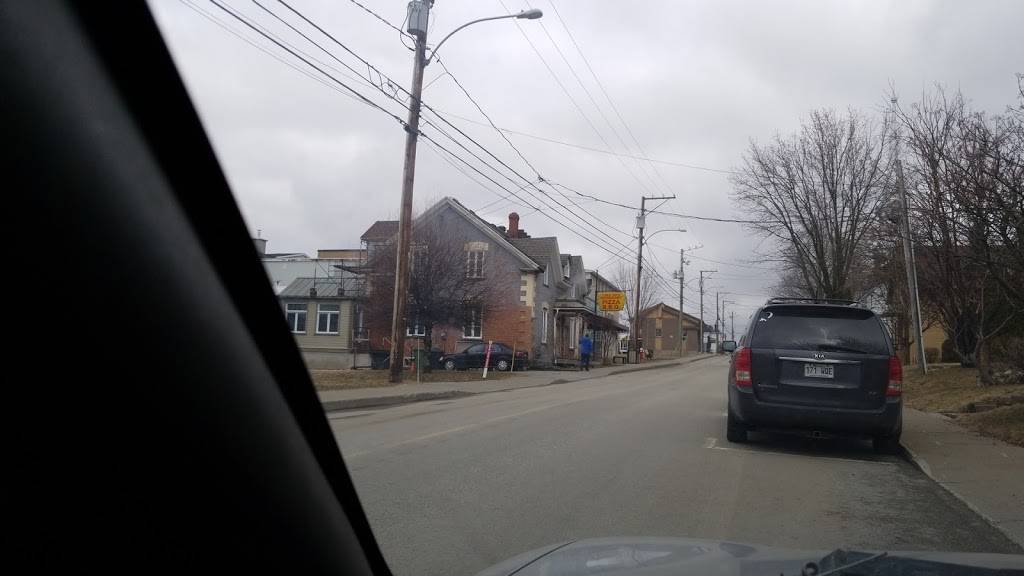 Restaurant Chez Mike Enr | restaurant | 156 Rue Saint Louis, Warwick, QC J0A 1M0, Canada | 8193586828 OR +1 819-358-6828