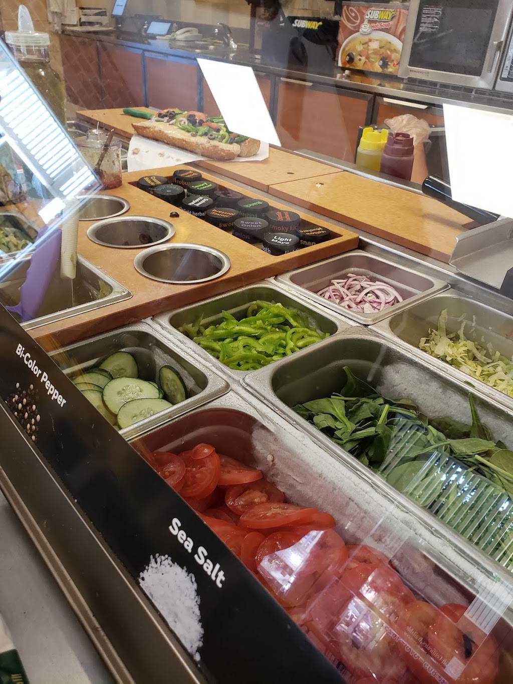 Subway | restaurant | 440 N Moorpark Rd, Thousand Oaks, CA 91360, USA | 8054494356 OR +1 805-449-4356