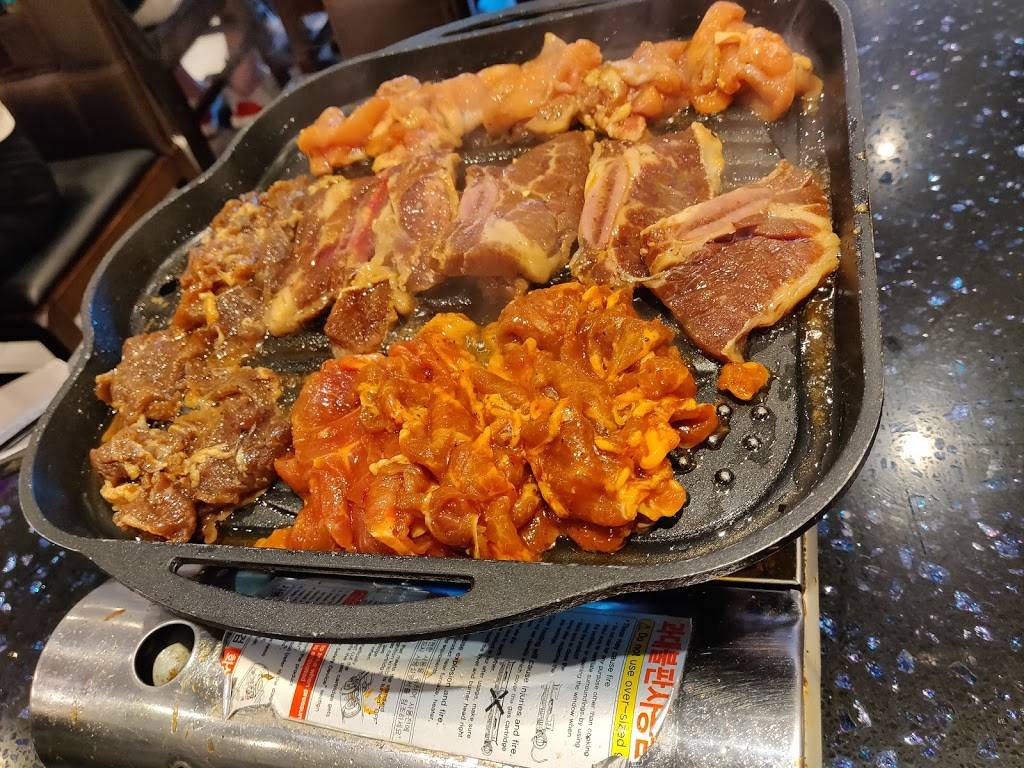 Korean House Restaurant | restaurant | 785 Somerset St W, Ottawa, ON K1R 6R3, Canada | 6132370808 OR +1 613-237-0808