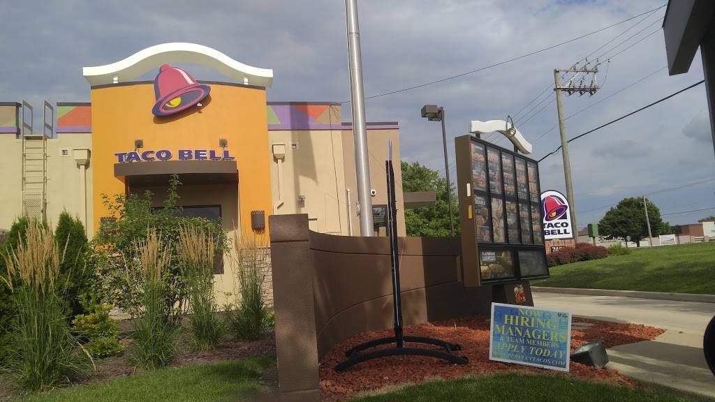 Taco Bell | meal takeaway | 7451 Lemont Rd, Downers Grove, IL 60516, USA | 6309687033 OR +1 630-968-7033