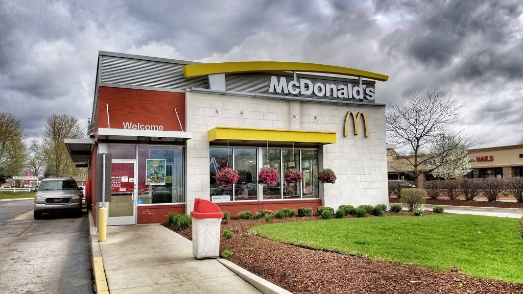 McDonalds | cafe | 425 N Eola Rd, Aurora, IL 60504, USA | 6304998121 OR +1 630-499-8121