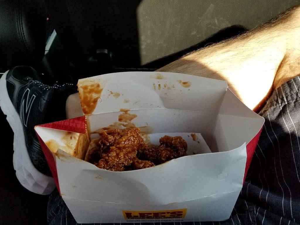 Lees Famous Recipe Chicken | restaurant | 6221 Vernon Ave, University City, MO 63130, USA | 3147216131 OR +1 314-721-6131