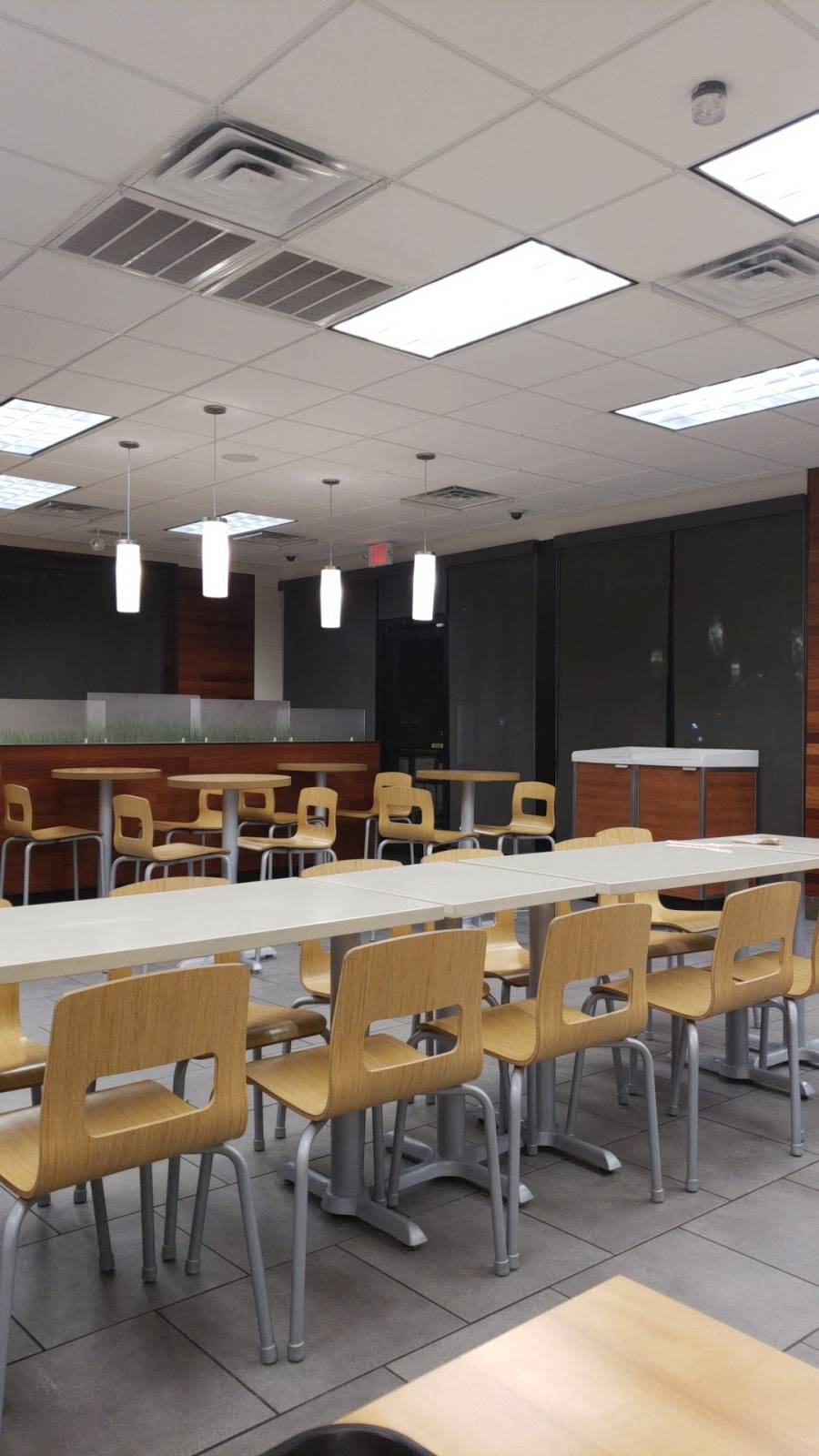 Wendys | restaurant | 1802 Main St, Dunedin, FL 34698, USA | 7277334673 OR +1 727-733-4673