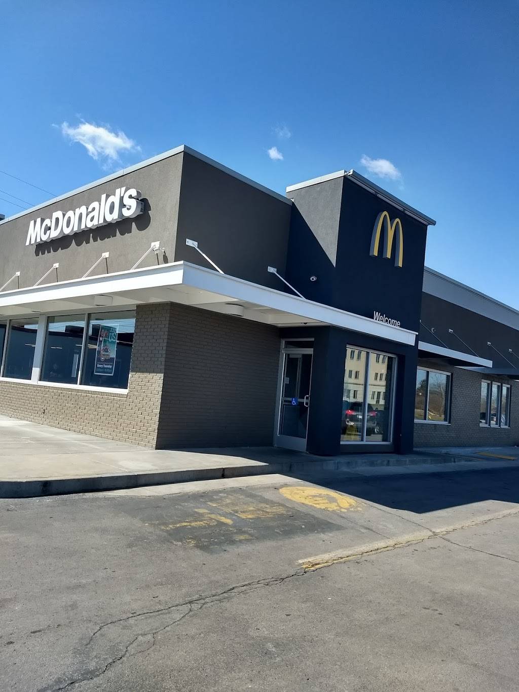McDonalds | cafe | 1934 Shadeland Ave, Indianapolis, IN 46219, USA | 3173561153 OR +1 317-356-1153