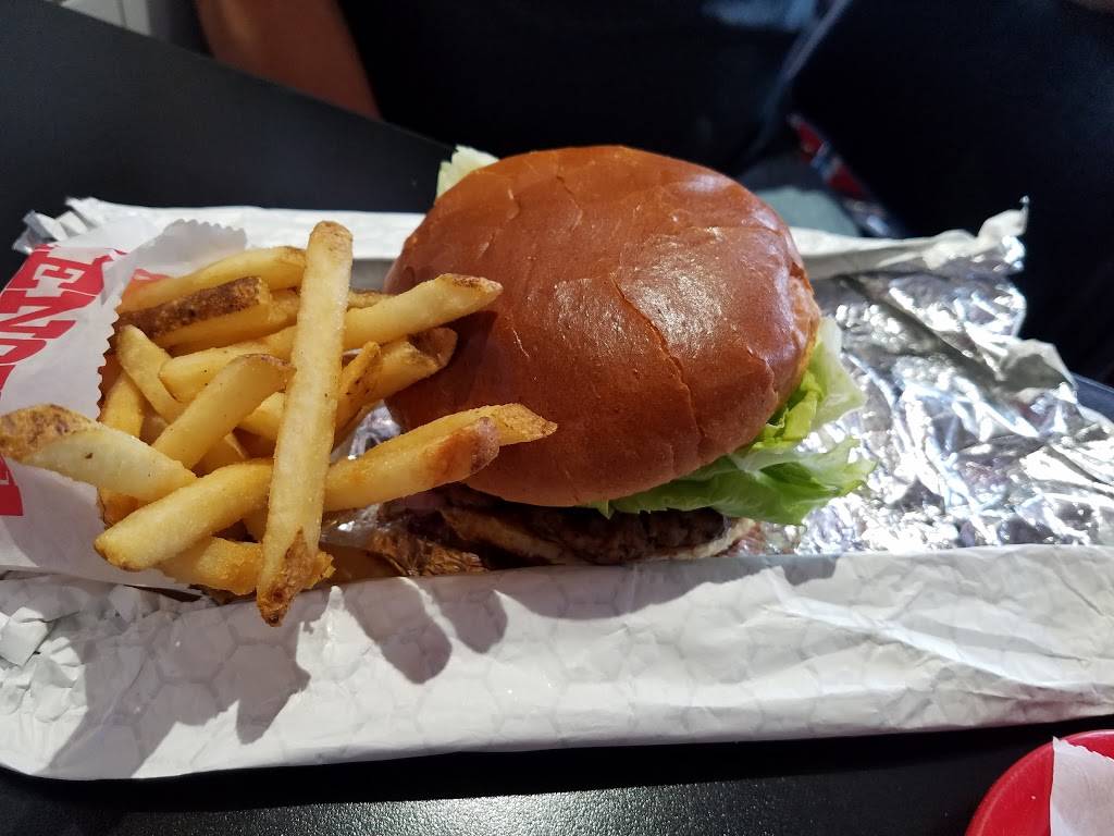 Hot Dog Station | restaurant | 4742 N Kimball Ave, Chicago, IL 60625, USA | 7735882580 OR +1 773-588-2580