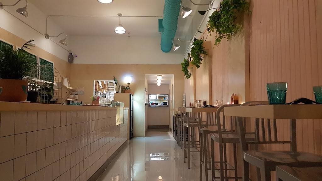 Le Petit Sao PSC (Pointe-Saint-Charles) | restaurant | 1870 Rue Centre, Montréal, QC H3K 1H7, Canada | 5145430988 OR +1 514-543-0988