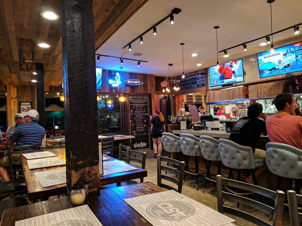 The 450 Pizza Joint | restaurant | 2213-B Middle St, Sullivans Island, SC 29482, USA | 8437894107 OR +1 843-789-4107