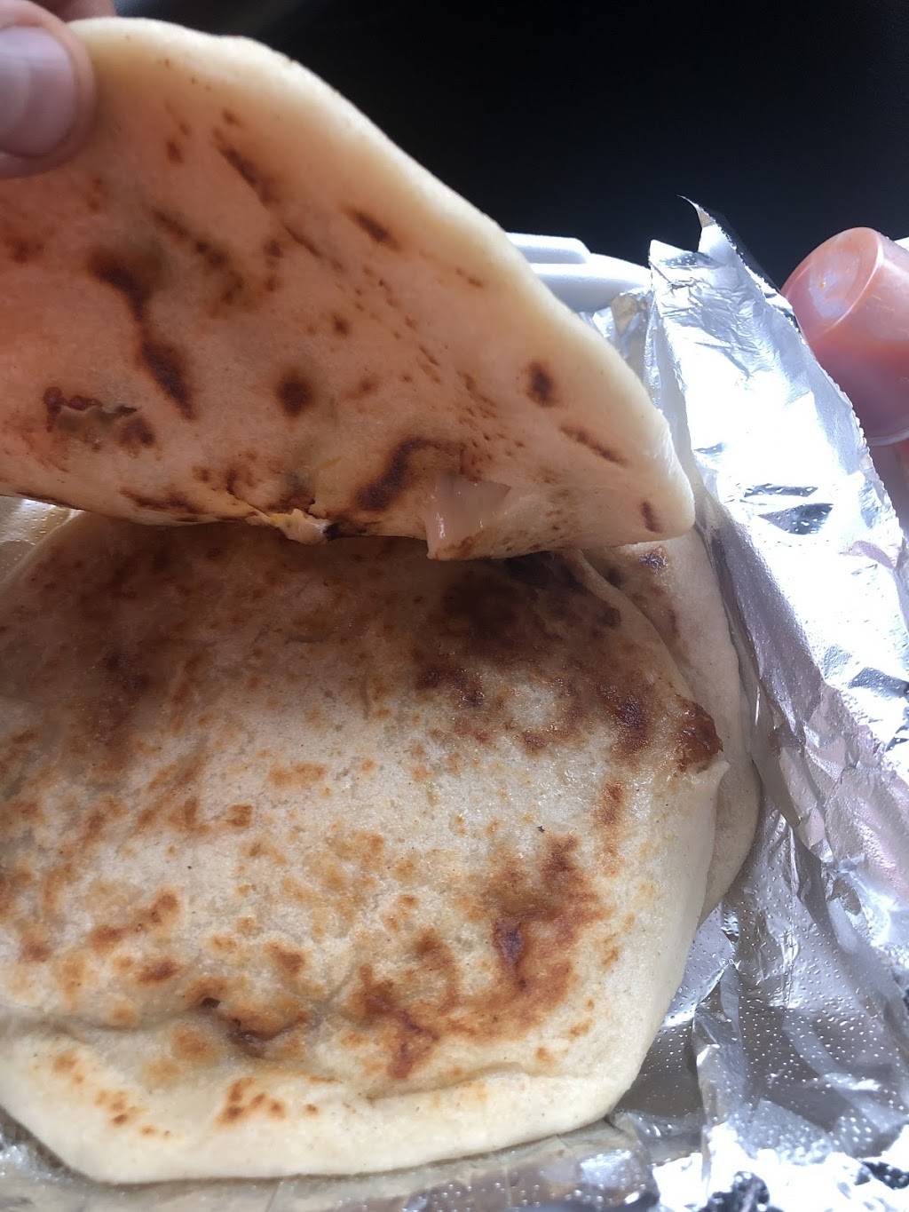 La Autentica - taqueria y Pupuseria | restaurant | 1108 SE Powell Blvd, Portland, OR 97266, USA | 5037391120 OR +1 503-739-1120