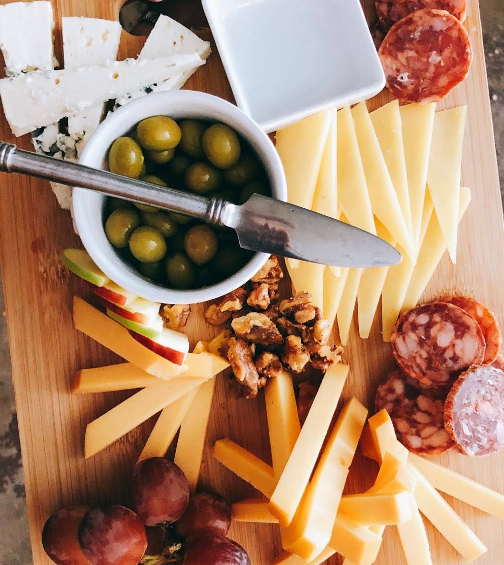 Idle Hour Winery & Kitchen | restaurant | 41139 CA-41, Oakhurst, CA 93644, USA | 5597609090 OR +1 559-760-9090