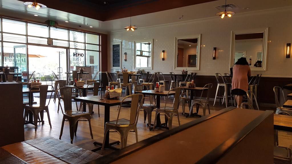 Fish District | restaurant | 26541 Aliso Creek Rd, Aliso Viejo, CA 92656, USA | 9494480566 OR +1 949-448-0566