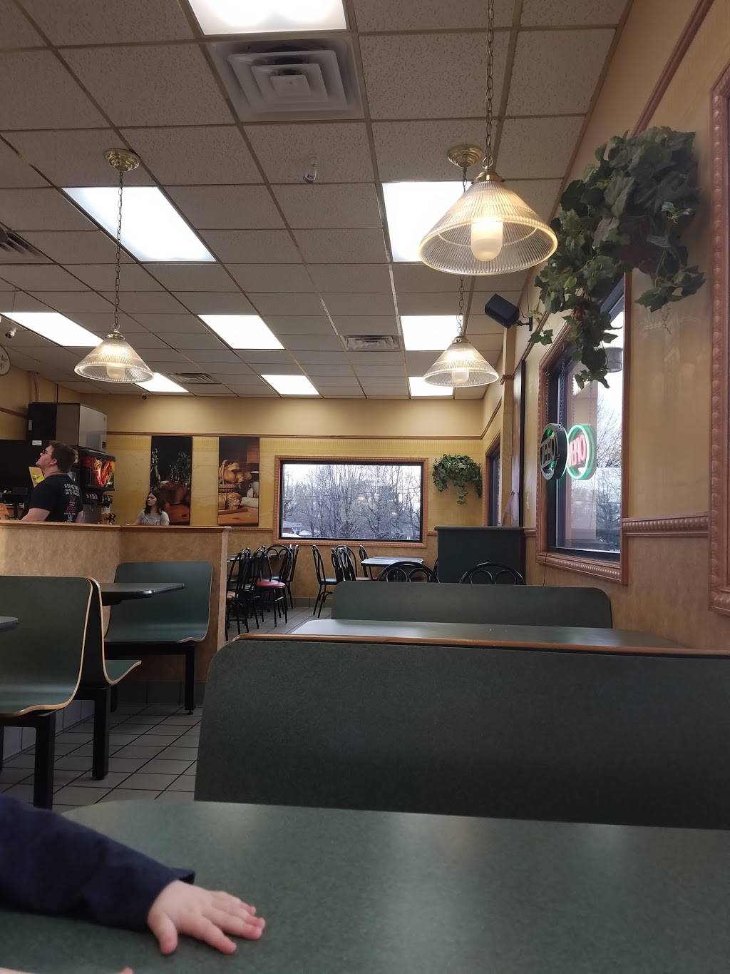 Subway | restaurant | 807 W Main St, Carmi, IL 62821, USA | 6183844125 OR +1 618-384-4125