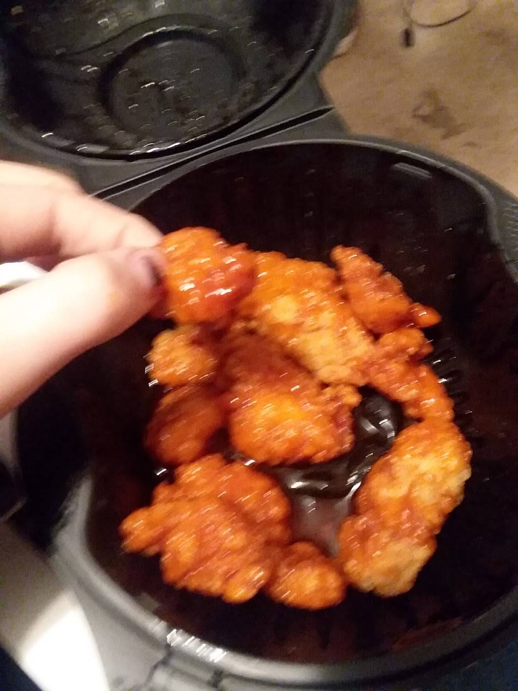 Pizza Hut | restaurant | 5004 NW 34th Blvd, Gainesville, FL 32605, USA | 3523737733 OR +1 352-373-7733