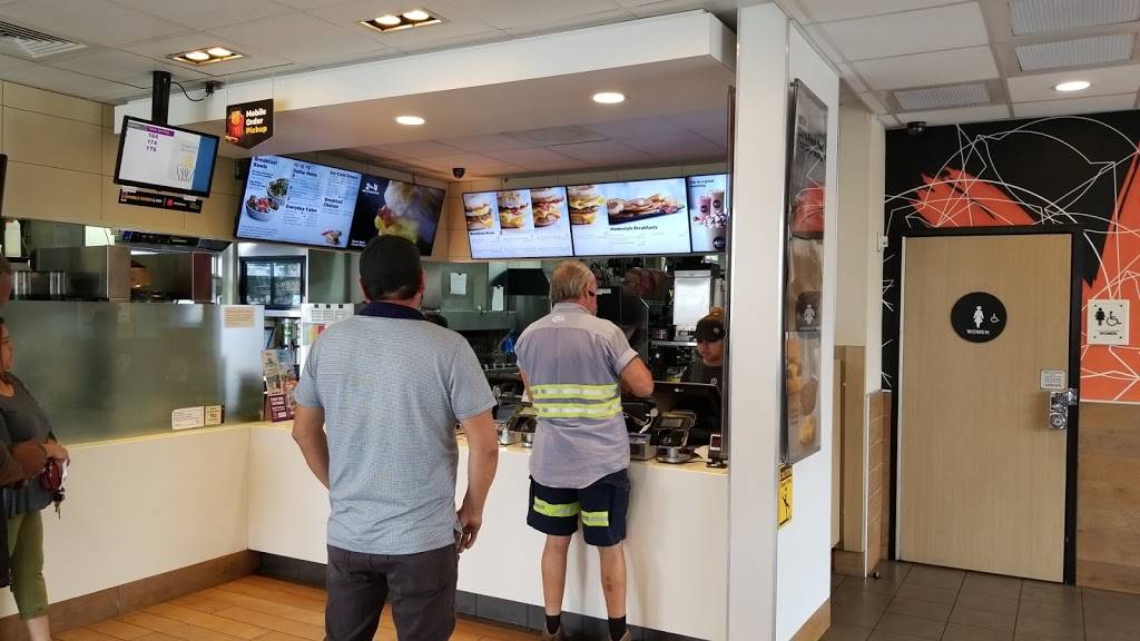 McDonalds | cafe | 64 E Ramona Expy, Perris, CA 92571, USA | 9519439191 OR +1 951-943-9191