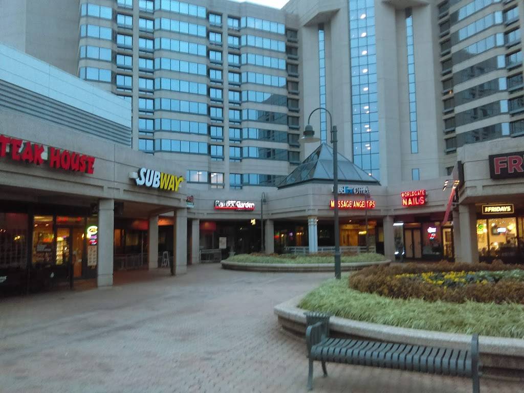 Subway | restaurant | 13053 Worldgate Dr #14, Herndon, VA 20170, USA | 7037960100 OR +1 703-796-0100