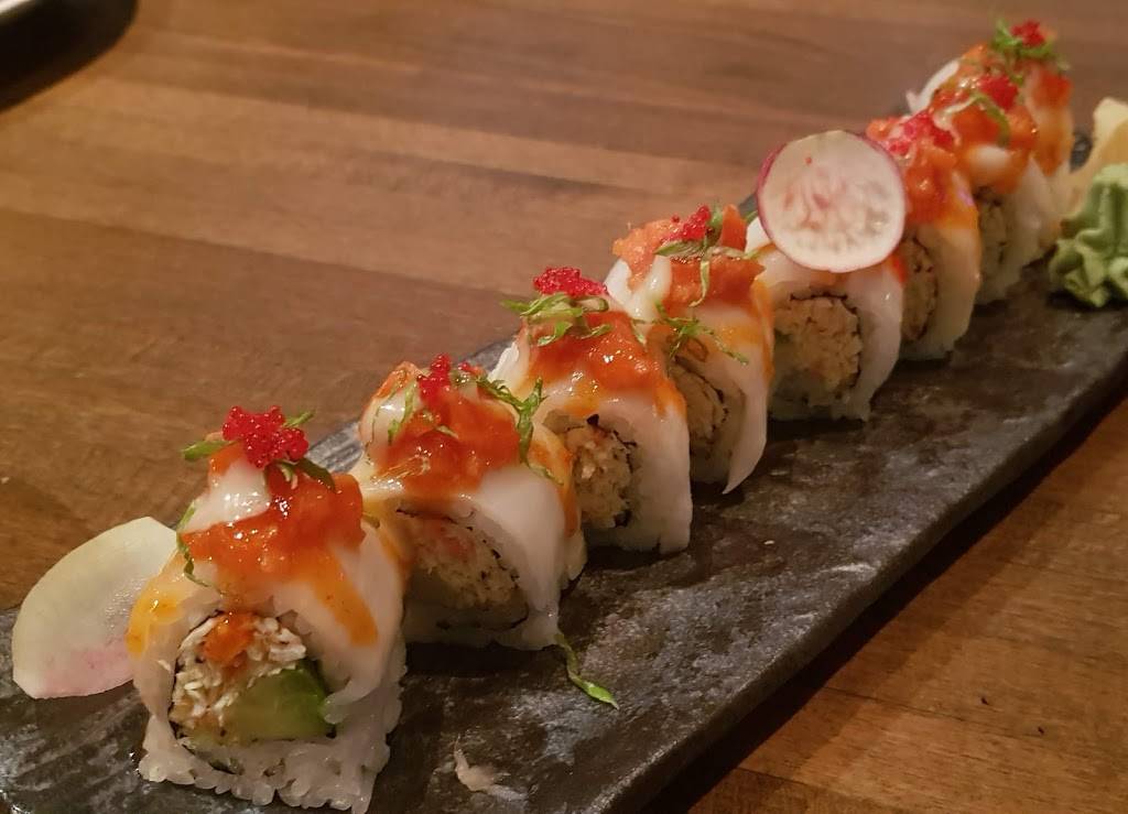 Silom Thai & Sushi | restaurant | 3345 Lenox Rd NE, Atlanta, GA 30326, USA | 4045493948 OR +1 404-549-3948