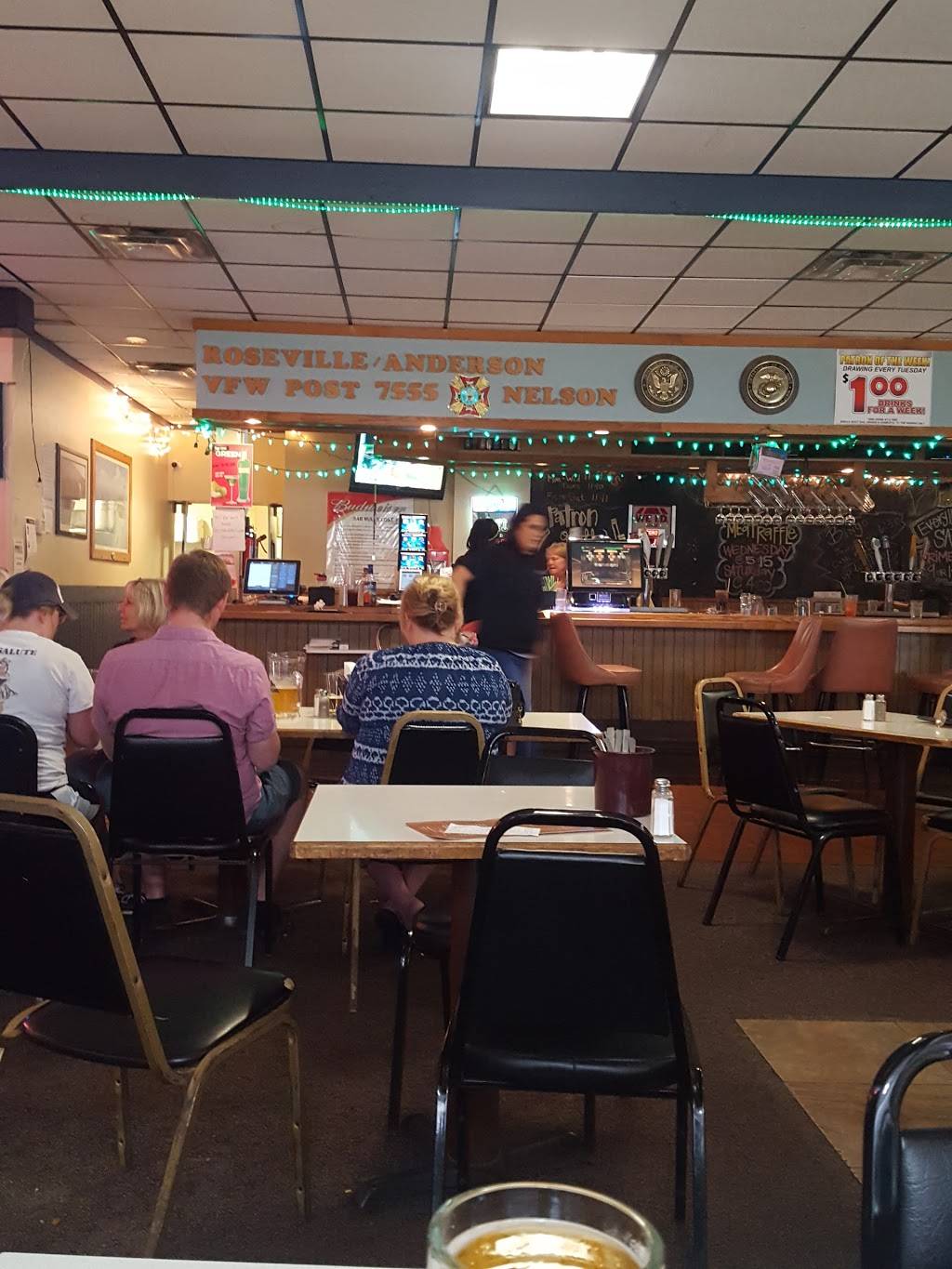 Reds Savoy Pizza | restaurant | 1145 Woodhill Dr, Roseville, MN 55113, USA | 6514880968 OR +1 651-488-0968