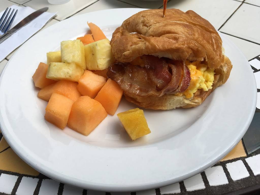 Stratford Court Cafe | restaurant | 1307 Stratford Ct, Del Mar, CA 92014, USA | 8587927433 OR +1 858-792-7433