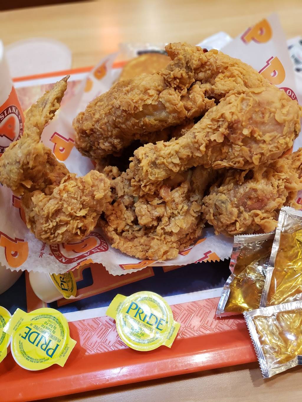 Popeyes Louisiana Kitchen | restaurant | 3110 E McKinley Ave, Fresno, CA 93703, USA | 5594421789 OR +1 559-442-1789