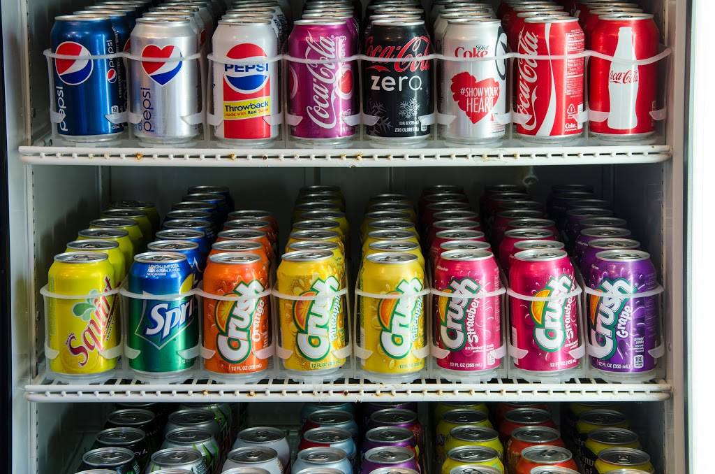 Devil Dawgs on Sheffield | restaurant | 2147 N Sheffield Ave, Chicago, IL 60614, USA | 7732814300 OR +1 773-281-4300